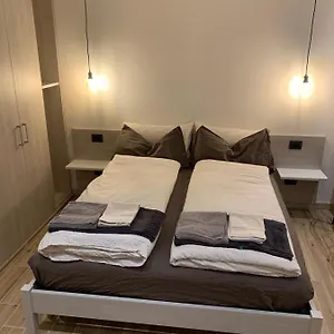 https://alloggio-casa-talvena-longarone.hotelinveneto.com